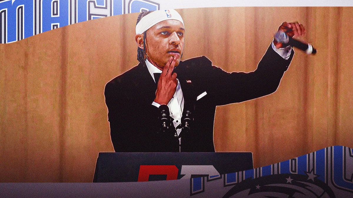 Paolo Banchero of the Magic doing a mic drop