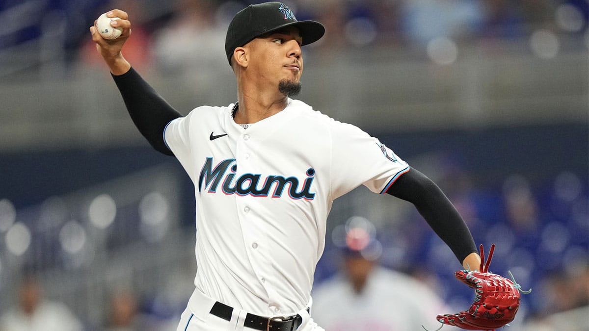 Miami Marlins starting pitcher Eury Perez (39) pitches against the New York Mets in the first inning at loanDepot Park. 