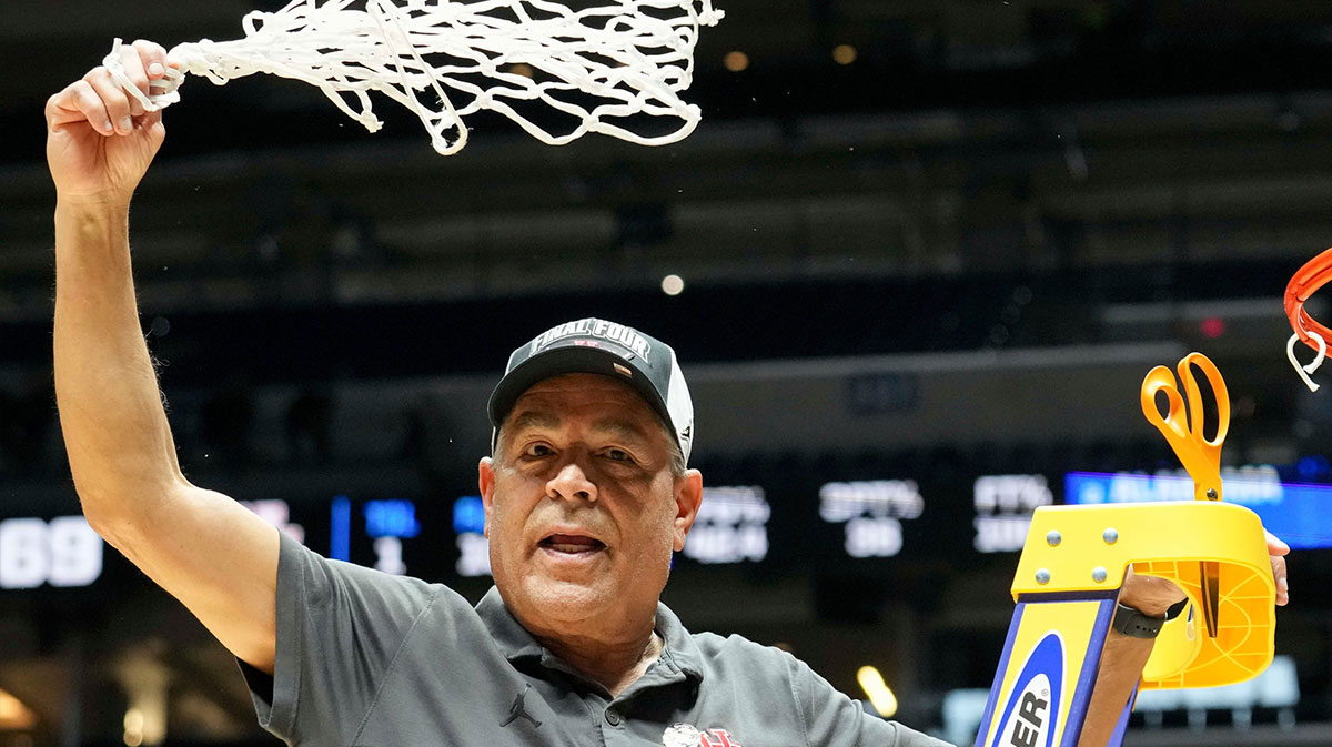 Houston basketball’s Kelvin Sampson earns new 4-year contract extension