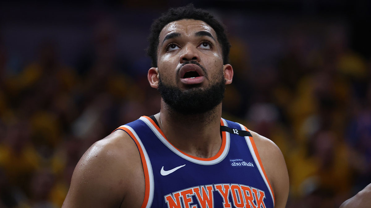 Knicks’ Karl-Anthony Towns suffers injury scare late in Game 4 vs. Pacers