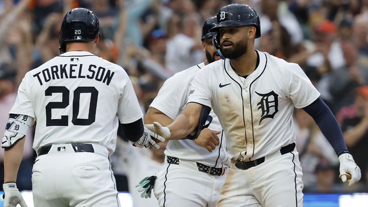 Tigers fans explode after offense wakes up vs. Red Sox