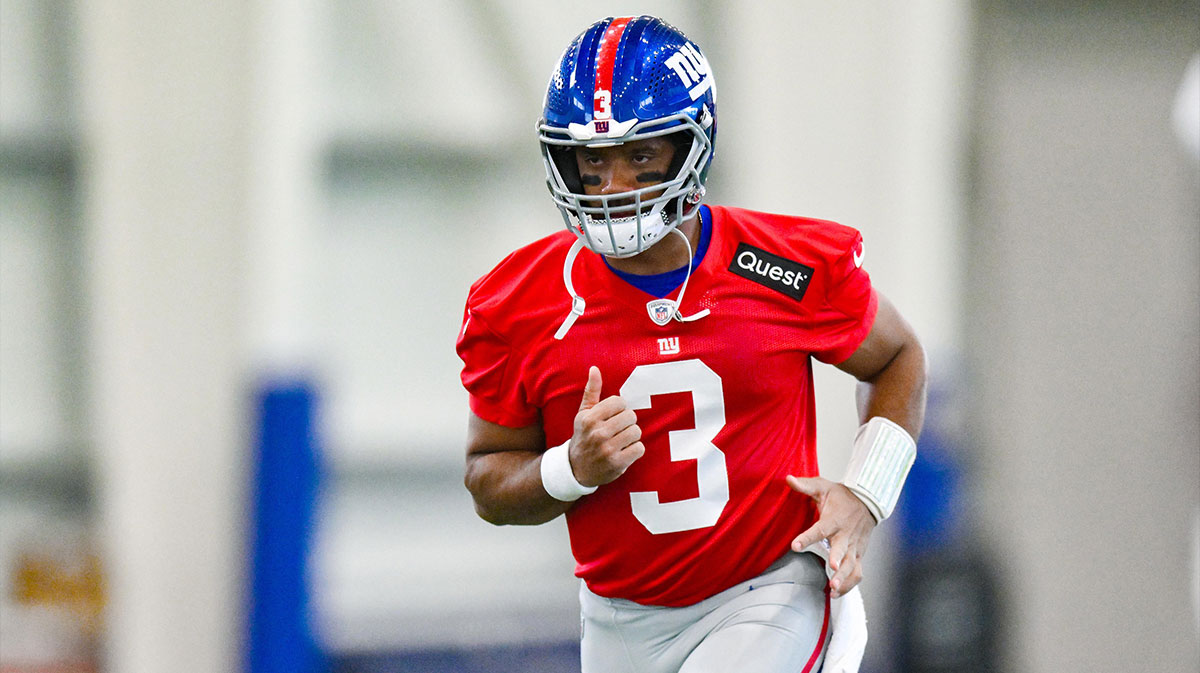 New York Giants quarterback Russell Wilson (3) warms up during minicamp at Quest Diagnostics Training Center.